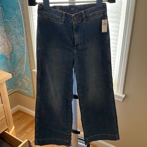 NWT. Cropped wide leg jean